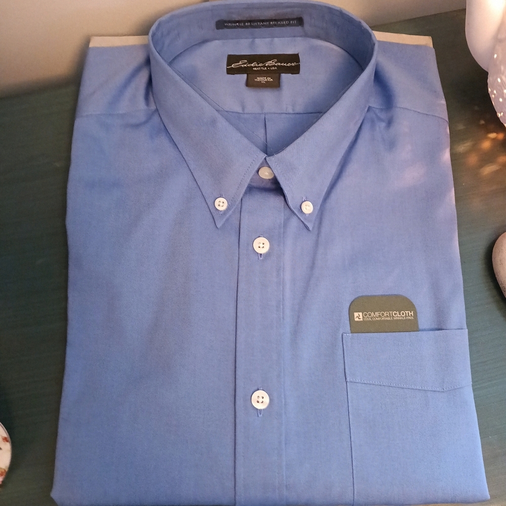 NWT Eddie Bauer Comfort Cloth Relaxed Fit Classic Blue Dress Shirt (XL)